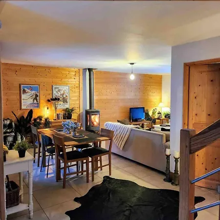 Holiday home Abricotine, Sleeps 10, Hot Tub