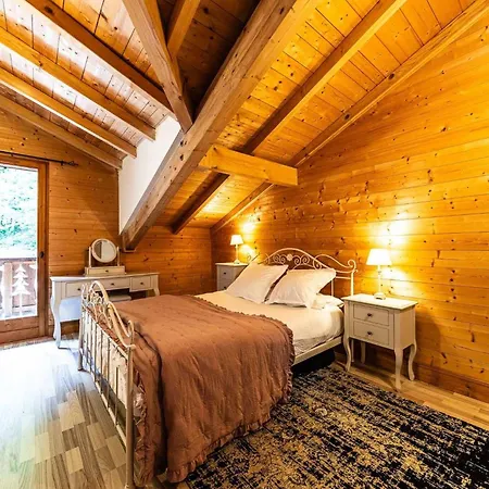 Holiday home Abricotine, Sleeps 10, Hot Tub *